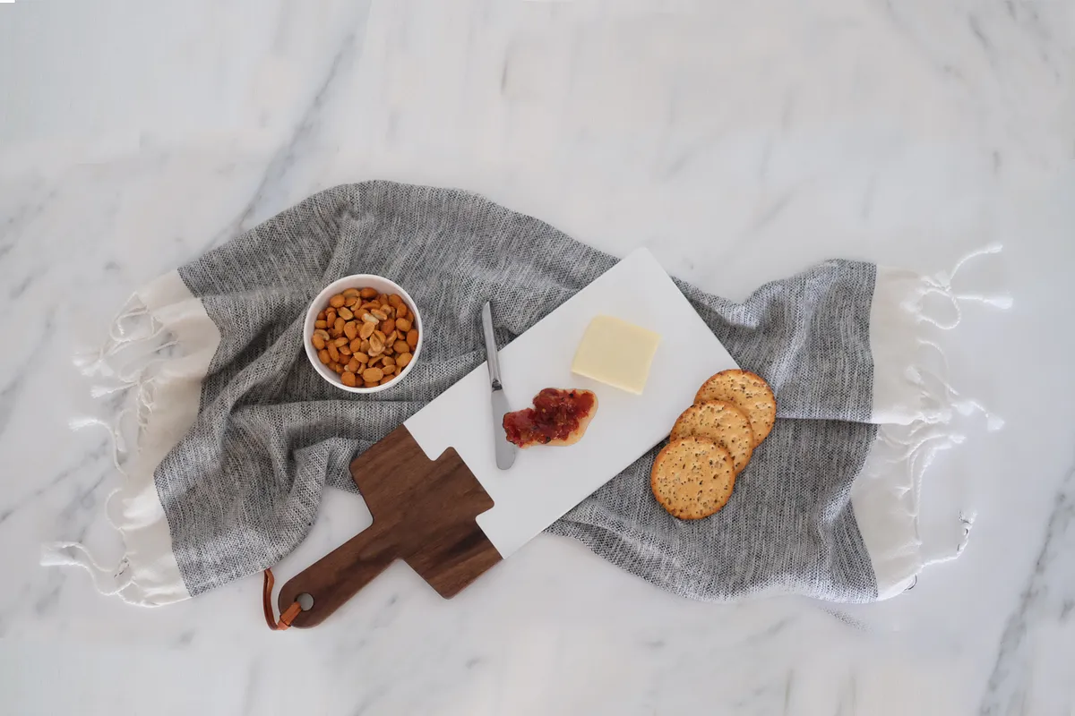Cheeseboard with wood and corian