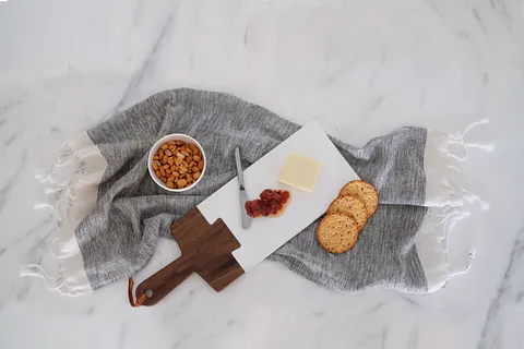 Cheeseboard with wood and corian